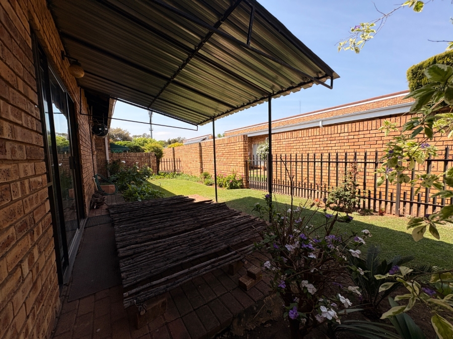 2 Bedroom Property for Sale in Oudorp North West